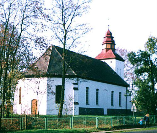 Kościół z 1600 r. w Grzmiącej, 2000 r.